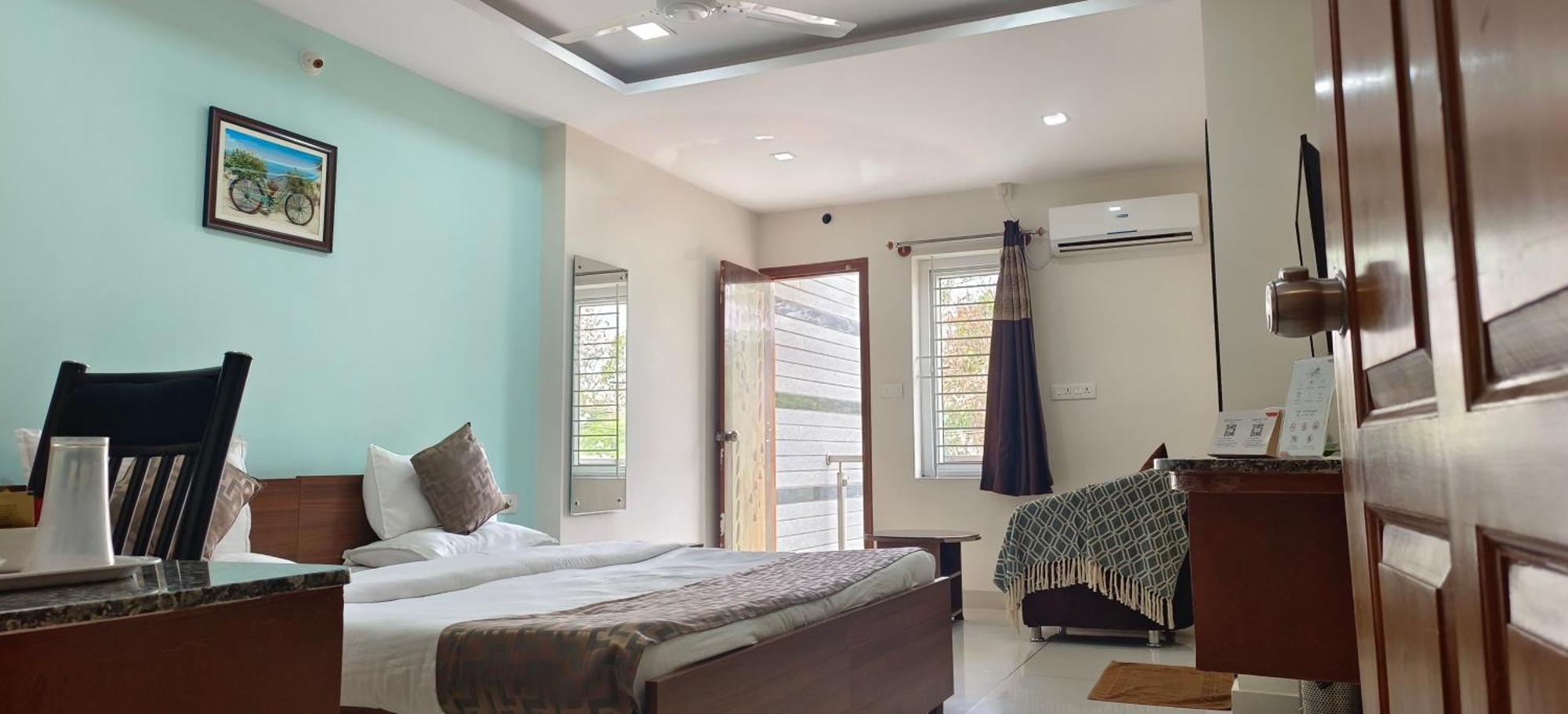 Sugamya Corner Guesthouse Mysore Luaran gambar
